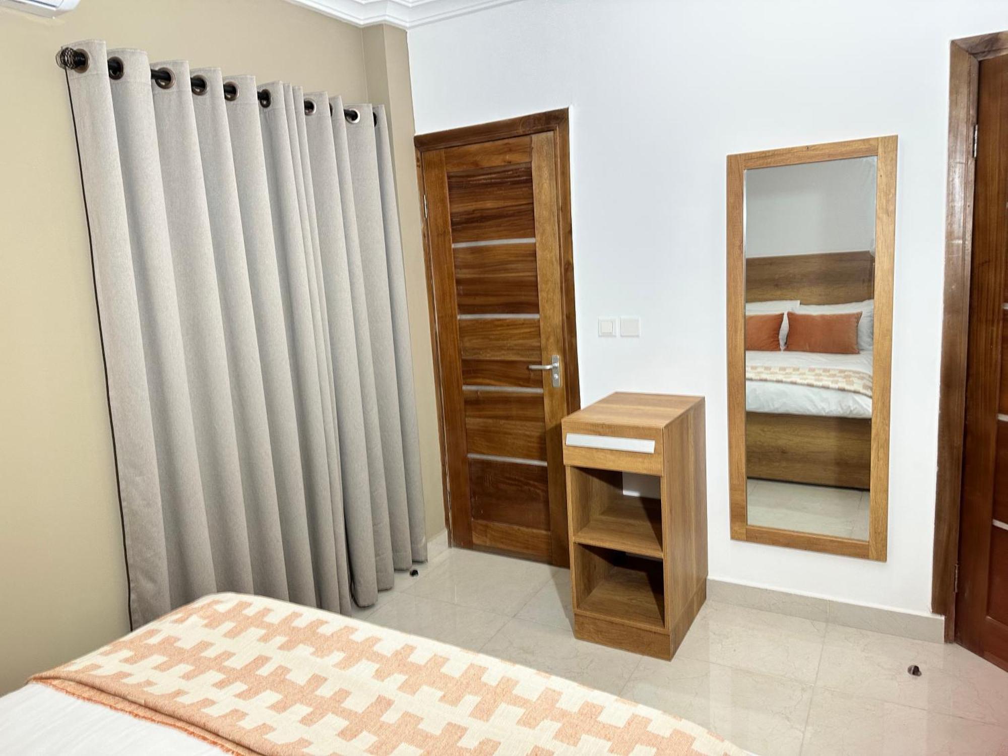 Westlands Tower - Ghana Villas Акра Екстериор снимка